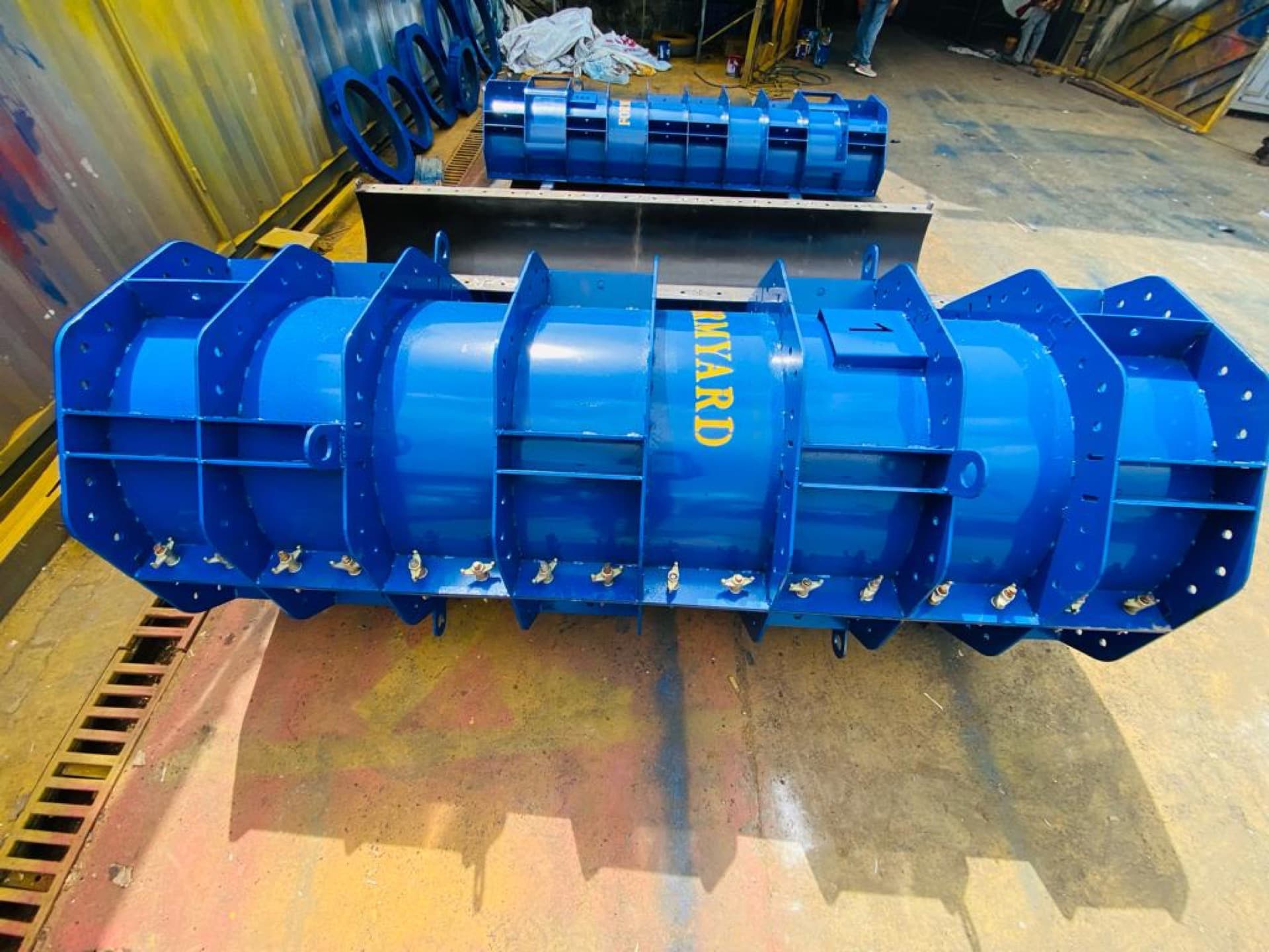 Formyard-fabricated steel formwork moulds