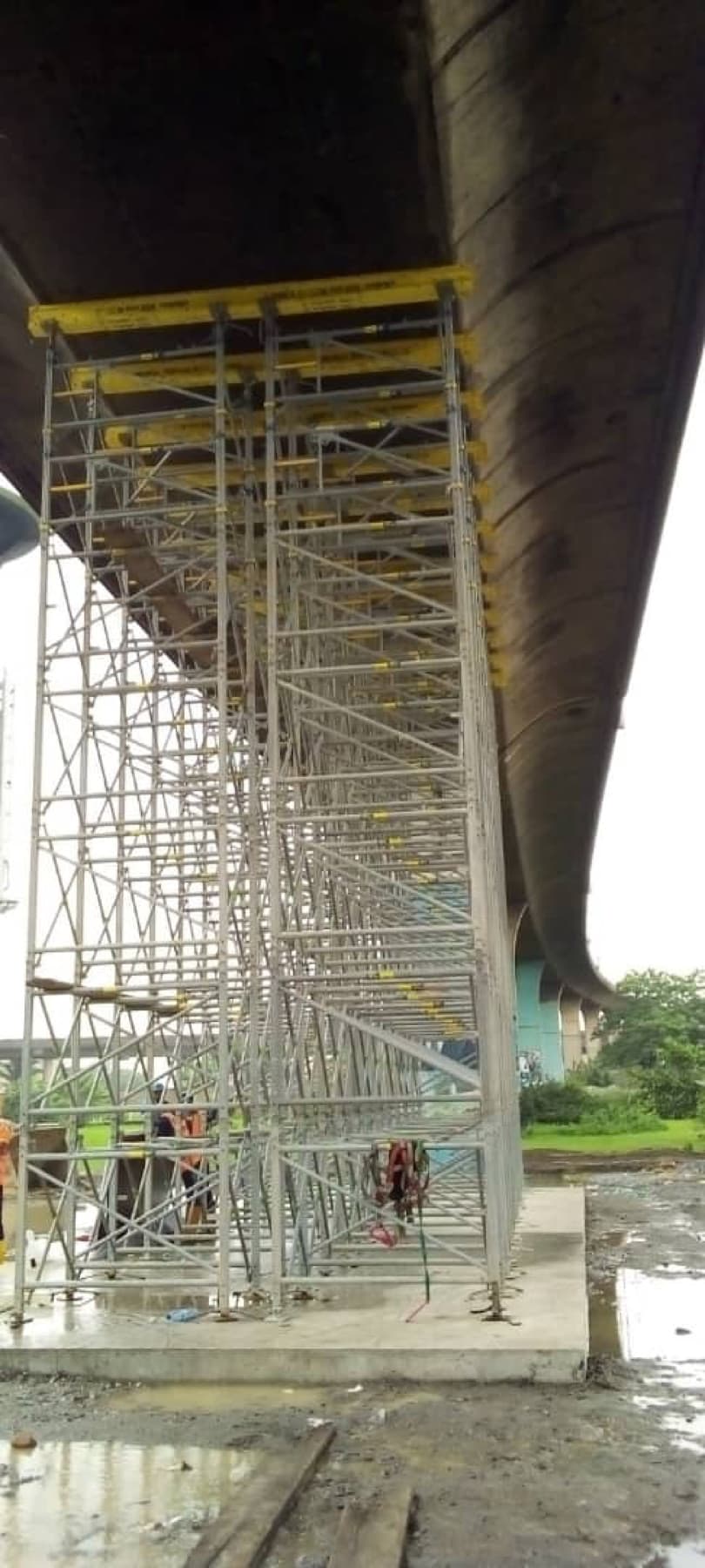 Rental shoring and scaffolding systems on site